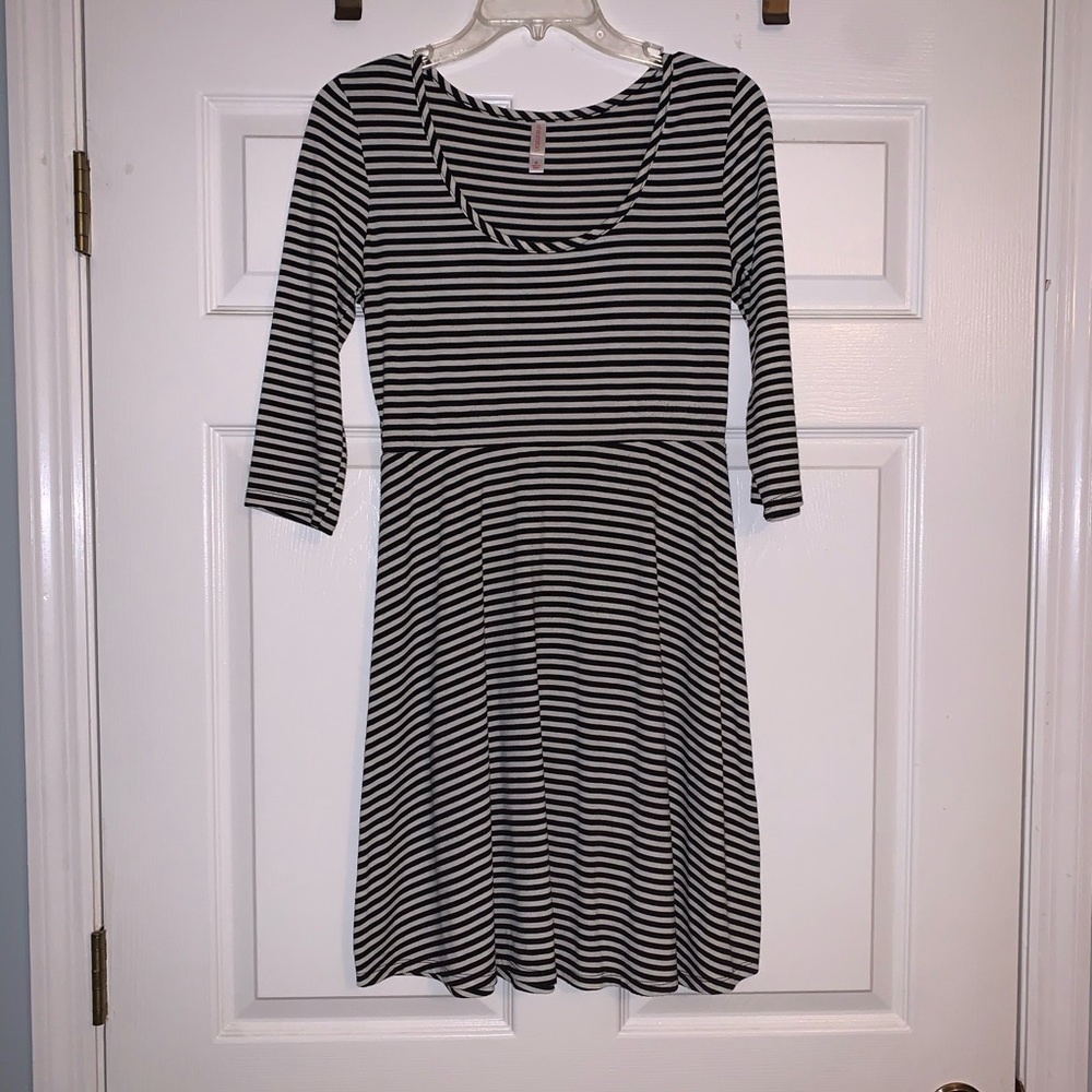 Women’s 3/4 Sleeve Striped Dress